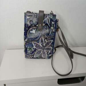 Sakroots Ella Womens Smartphone Sling Blue Steel Spirit Desert Phone Wristlet